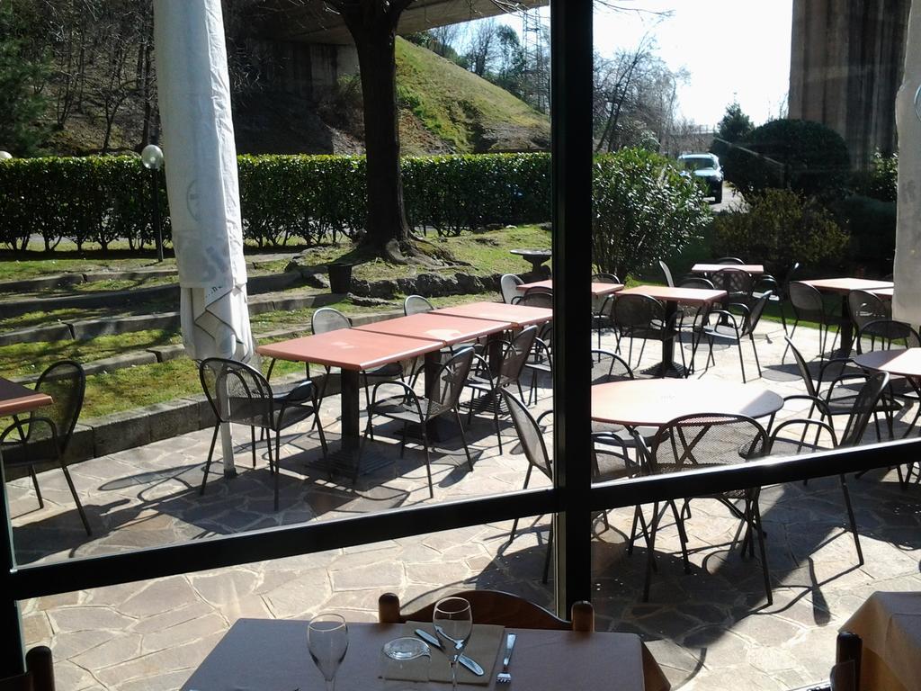 Trattoria I Bodega Hotel Abbadia Lariana Exterior photo