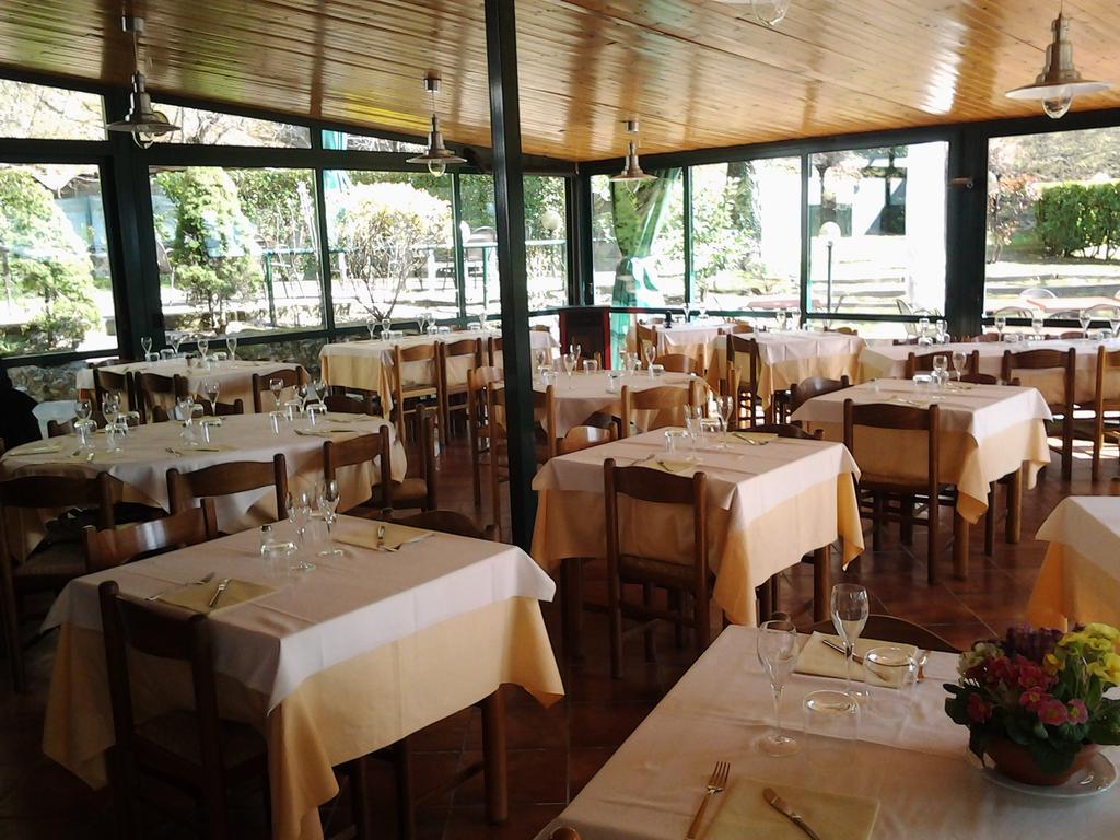 Trattoria I Bodega Hotel Abbadia Lariana Exterior photo