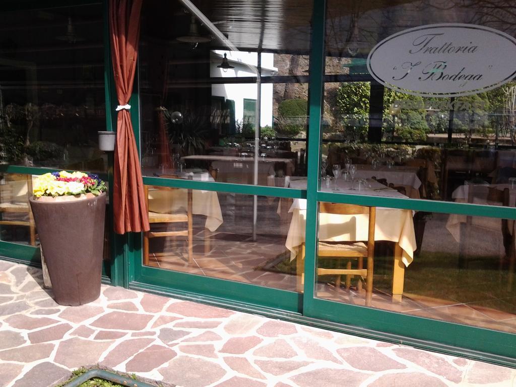 Trattoria I Bodega Hotel Abbadia Lariana Exterior photo