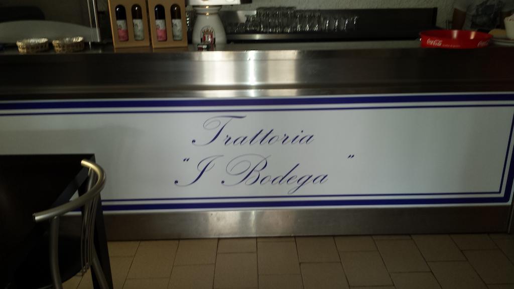 Trattoria I Bodega Hotel Abbadia Lariana Exterior photo